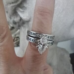 Women's Wedding Rings Band Stainless Steele Size 6 3/4 Faux Diamonds Stunning